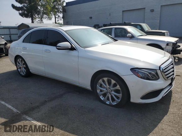 2017 Mercedes-Benz E 300 Luxury с VIN WDDZF4JBXHA069223, выставлен на аукционе Copart как лот 61022115 с пробегом 160 588 миль миль и Чистый • Clean title. История ставок и продаж доступна на DreamBid. Изображение 4.