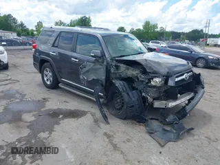 2011 Toyota 4Runner Trail z VIN JTEBU5JR8B5033546, wystawiony jako IAAI lot #42201004 z przebiegiem 183 480 mil mil oraz . Historia ofert i sprzedaży dostępna na DreamBid. Obrazek 1.