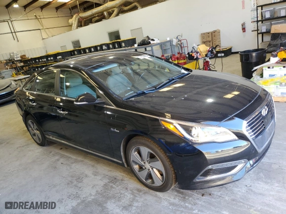 2016 Hyundai Sonata Plug-In Hybrid Limited with VIN KMHE54L21GA031558, listed as a Copart auction lot 83068454 with 134,077 mi miles and Salvage Title. Bid and sale history available at carsss.com. Image 4.