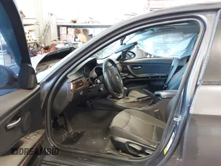 2006 BMW 3 Series 325i z VIN WBAVB13526PT07955, wystawiony jako IAAI lot #42401872 z przebiegiem Nie podano mil oraz . Historia ofert i sprzedaży dostępna na DreamBid. Obrazek 5.