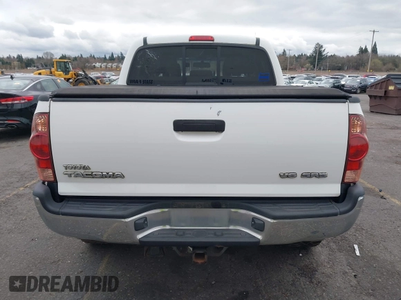 2008 Toyota Tacoma z VIN 5TELU42N58Z560464, wystawiony jako IAAI lot #41698272 z przebiegiem 208 441 mil mil oraz . Historia ofert i sprzedaży dostępna na DreamBid. Obrazek 16.