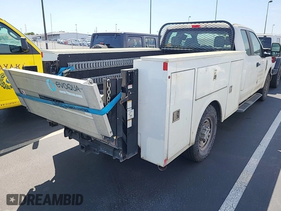 2017 Ford F-250 XL z VIN 1FD7X2A63HEF23418, wystawiony jako IAAI lot #42610484 z przebiegiem 271 149 mil mil oraz . Historia ofert i sprzedaży dostępna na DreamBid. Obrazek 10.