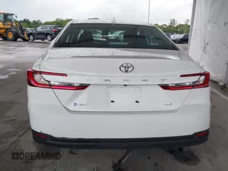 2025 Toyota Camry LE with VIN 4T1DAACK9SU112515, listed as a IAAI auction lot 41932562 with 587 mi miles and . Bid and sale history available at DreamBid. Image 16.