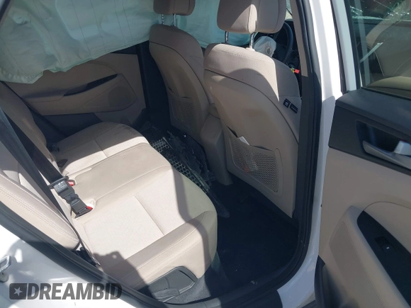 2016 Hyundai Tucson Limited with VIN KM8J33A24GU160815, listed as a IAAI auction lot 41856250 with 98,609 mi miles. Bid and sale history available at carsss.com. Image 8.