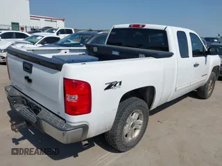 2013 Chevrolet Silverado 1500 LT with VIN 1GCRKSE72DZ116644, listed as a IAAI auction lot 42203289 with 195,165 mi miles and . Bid and sale history available at DreamBid. Image 4.