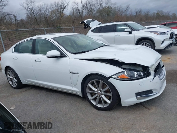 2015 Jaguar XF V6 Portfolio with VIN SAJWA0F7XF8U88039, listed as a IAAI auction lot 41459904 with 83,927 mi miles. Bid and sale history available at carsss.com. Image 13.