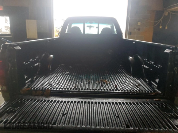 2002 Ford F-150 XL with VIN 1FTRF17W72NA55539, listed as a Copart auction lot 82529424 with 181,747 mi miles and Salvage Title. Bid and sale history available at carsss.com. Image 10.