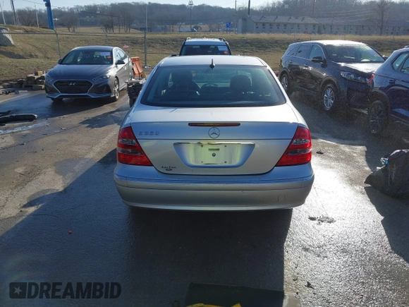 2006 Mercedes-Benz E-Class 3.5L with VIN WDBUF56J66A828486, listed as a IAAI auction lot 41768251 with 277,297 mi miles. Bid and sale history available at carsss.com. Image 16.