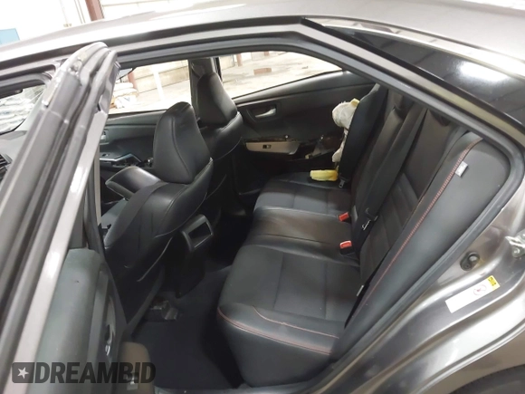 2017 Toyota Camry XLE z VIN 4T1BF1FK5HU389773, wystawiony jako IAAI lot #42189385 z przebiegiem 133 860 mil mil oraz . Historia ofert i sprzedaży dostępna na DreamBid. Obrazek 8.