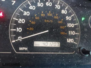 2006 Toyota Sequoia Limited with VIN 5TDBT48AX6S263316, listed as a IAAI auction lot 41559979 with 401,207 mi miles. Bid and sale history available at carsss.com. Image 15.