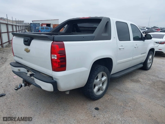 2007 Chevrolet Avalanche LT w/3LT with VIN 3GNEC12J17G298600, listed as a IAAI auction lot 41570793 with 142,714 mi miles. Bid and sale history available at carsss.com. Image 4.