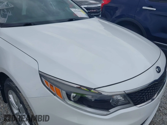 2016 Kia Optima LX with VIN 5XXGT4L38GG048180, listed as a IAAI auction lot 41923650 with 58,018 mi miles. Bid and sale history available at carsss.com. Image 17.