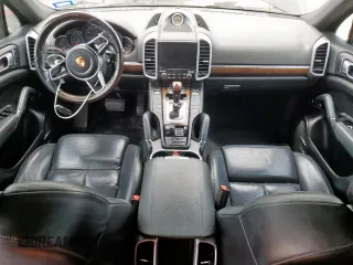 2017 Porsche Cayenne с VIN WP1AA2A23HKA85783, выставлен на аукционе Copart как лот 57701125 с пробегом 116 273 миль миль и Списание • Salvage title. История ставок и продаж доступна на DreamBid. Изображение 8.