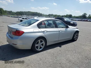 2015 BMW 3 Series 328i xDrive с VIN WBA3B5C53FP653530, выставлен на аукционе Copart как лот 61859315 с пробегом 92 041 миль миль и Списание • Salvage title. История ставок и продаж доступна на DreamBid. Изображение 3.