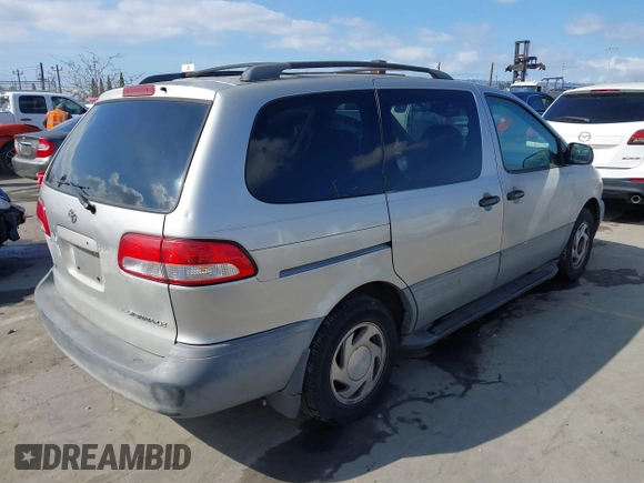 2001 Toyota Sienna LE with VIN 4T3ZF13C21U352205, listed as a IAAI auction lot 41904160 with 185,293 mi miles. Bid and sale history available at carsss.com. Image 4.