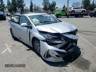 2021 Toyota Prius LE z VIN JTDKAMFPXM3169514, wystawiony jako Copart lot #63255095 z przebiegiem 49 546 mil mil oraz Szkoda całkowita • Salvage title. Historia ofert i sprzedaży dostępna na DreamBid. Obrazek 13.