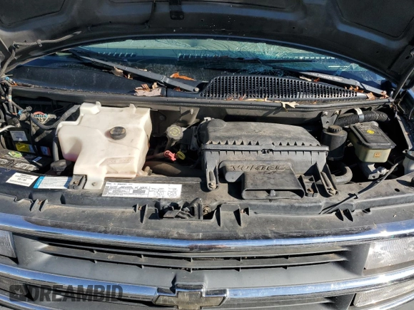 2000 Chevrolet Express Cargo Van w/YF7 with VIN 1GBFG15R2Y1196746, listed as a Copart auction lot 81061924 with 88,335 mi miles and Salvage Title. Bid and sale history available at carsss.com. Image 12.