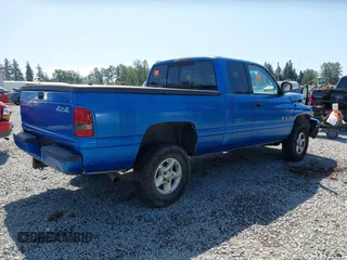 2001 Dodge 1500 z VIN 3B7HF13Z31M533735, wystawiony jako IAAI lot #42417352 z przebiegiem 184 487 mil mil oraz . Historia ofert i sprzedaży dostępna na DreamBid. Obrazek 4.