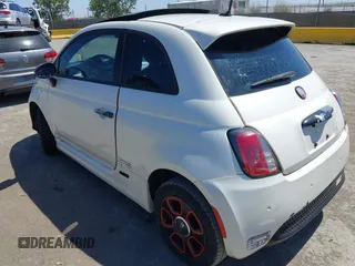 2015 FIAT 500e с VIN 3C3CFFGE9FT507138, выставлен на аукционе IAAI как лот 42625560 с пробегом 45 930 миль миль и . История ставок и продаж доступна на DreamBid. Изображение 3.