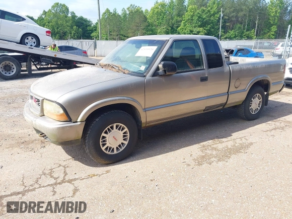 2000 GMC Sonoma SLS with VIN 1GTDT19W6Y8197873, listed as a IAAI auction lot 42195920 with 118,061 mi miles and . Bid and sale history available at DreamBid. Image 2.