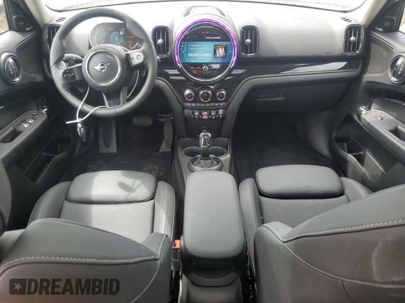 2024 MINI Countryman Cooper S with VIN WMZ53BR06R3S21724, listed as a Copart auction lot 72474044 with 3,724 mi miles and Salvage Title. Bid and sale history available at carsss.com. Image 8.