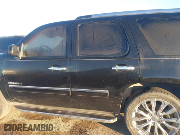 2012 GMC Yukon Denali with VIN 1GKS1EEF0CR292852, listed as a IAAI auction lot 41303140 with 227,316 mi miles. Bid and sale history available at carsss.com. Image 14.