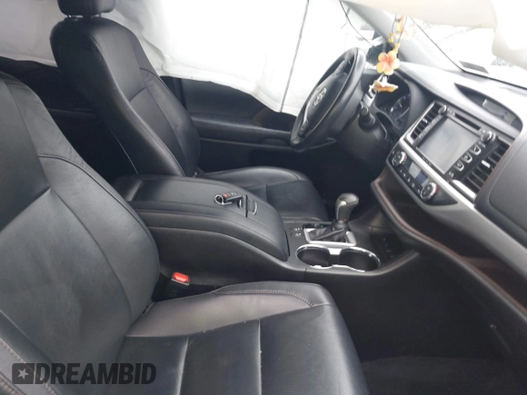 2019 Toyota Highlander SE with VIN 5TDJZRFH0KS722418, listed as a IAAI auction lot 42531509 with 64,369 mi miles and . Bid and sale history available at DreamBid. Image 5.