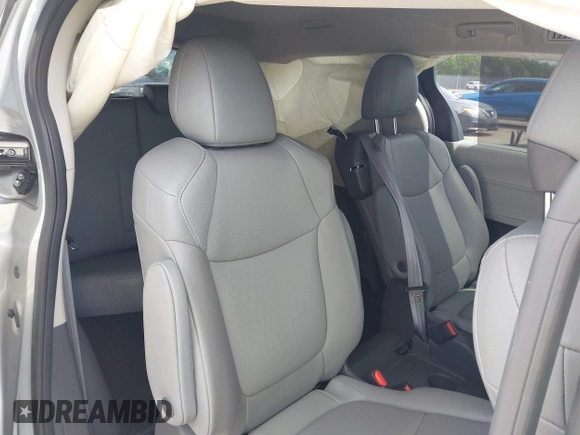 2021 Toyota Sienna XLE with VIN 5TDYRKEC2MS072800, listed as a IAAI auction lot 41918739 with 47,921 mi miles and . Bid and sale history available at DreamBid. Image 8.