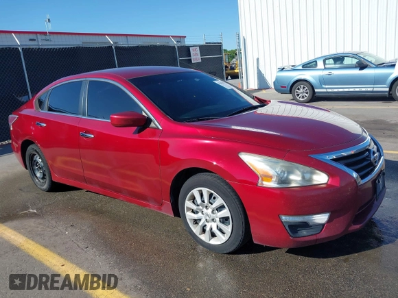 2015 Nissan Altima 2.5 S with VIN 1N4AL3AP9FN888824, listed as a IAAI auction lot 42037037 with 192,509 mi miles. Bid and sale history available at carsss.com. Image 1.