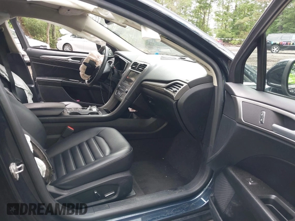 2020 Ford Fusion SEL with VIN 3FA6P0CD1LR180409, listed as a IAAI auction lot 42384311 with 39,163 mi miles and . Bid and sale history available at DreamBid. Image 5.