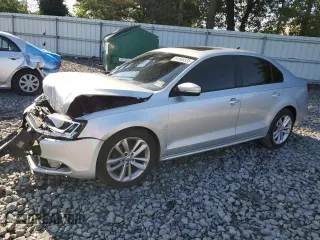 2011 Volkswagen Jetta SE with VIN 3VWDZ7AJ1BM304023, listed as a Copart auction lot 61548535 with 180,241 mi miles and Salvage title. Bid and sale history available at DreamBid. Image 1.