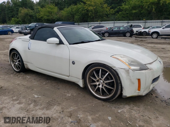 2004 Nissan 350Z Touring with VIN JN1AZ36A74M252387, listed as a Copart auction lot 71635494 with 45,040 mi miles and Salvage Title. Bid and sale history available at DreamBid. Image 4.