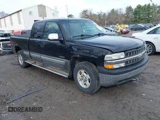2000 Chevrolet Silverado 1500 LS with VIN 2GCEK19T5Y1292800, listed as a IAAI auction lot 42005453 with 100,332 mi miles. Bid and sale history available at carsss.com. Image 1.