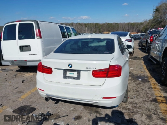 2013 BMW 3 Series 320i with VIN WBA3B1C56DF462549, listed as a IAAI auction lot 41411287 with 119,146 mi miles. Bid and sale history available at carsss.com. Image 16.