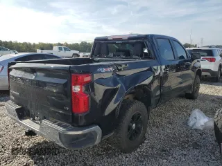 2023 Chevrolet Silverado 1500 LT with VIN 2GCUDDED0P1154019, listed as a Copart auction lot 78635774 with 28,419 mi miles and Salvage Title. Bid and sale history available at carsss.com. Image 3.