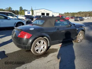 2006 Audi TT with VIN TRUTC28N261006519, listed as a Copart auction lot 83433394 with 0 mi miles and Salvage Title. Bid and sale history available at carsss.com. Image 3.