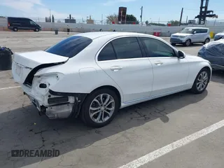 2015 Mercedes-Benz C 300 z VIN 55SWF4JB3FU091838, wystawiony jako IAAI lot #42018413 z przebiegiem 98 338 mil mil oraz . Historia ofert i sprzedaży dostępna na DreamBid. Obrazek 4.