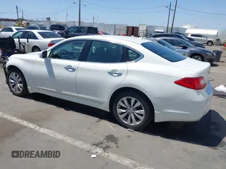 2011 Infiniti M z VIN JN1BY1AR2BM370448, wystawiony jako IAAI lot #42541773 z przebiegiem 133 188 mil mil oraz . Historia ofert i sprzedaży dostępna na DreamBid. Obrazek 3.