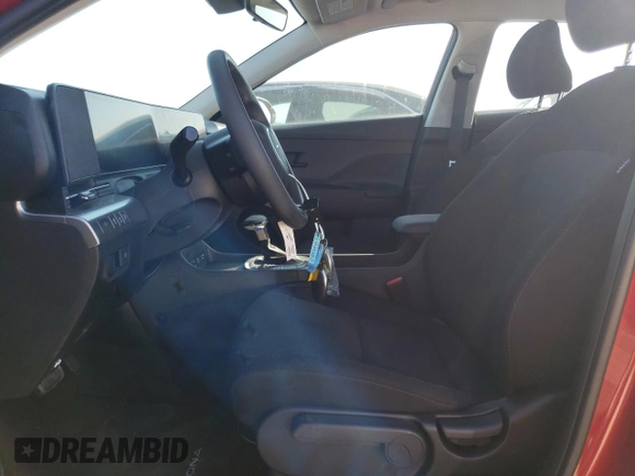 2025 Hyundai Kona SE with VIN KM8HA3AB9SU216583, listed as a Copart auction lot 42976845 with 731 mi miles and Salvage Title. Bid and sale history available at DreamBid. Image 7.