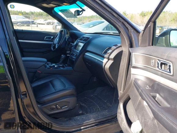 2016 Ford Explorer XLT with VIN 1FM5K8D8XGGB44909, listed as a IAAI auction lot 42056322 with 147,143 mi miles and . Bid and sale history available at carsss.com. Image 5.