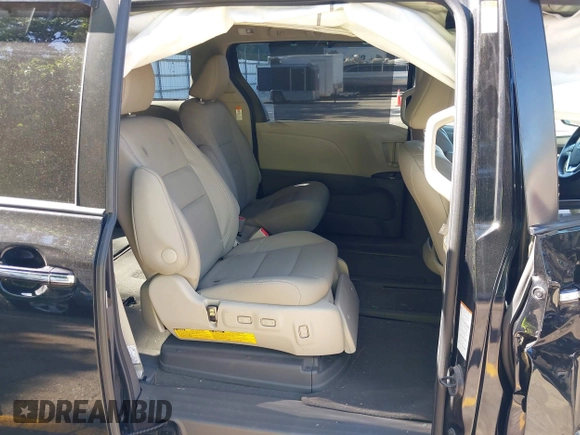 2020 Toyota Sienna XLE Auto Access Seat with VIN 5TDYZ3DC7LS035294, listed as a IAAI auction lot 42557047 with 38,986 mi miles and . Bid and sale history available at DreamBid. Image 8.