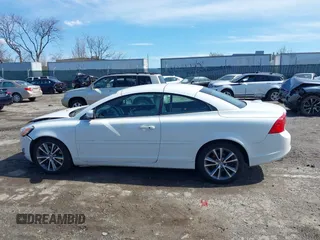 2013 Volvo C70 T5 with VIN YV1672MC0DJ139884, listed as a IAAI auction lot 41846044 with 89,838 mi miles. Bid and sale history available at carsss.com. Image 14.