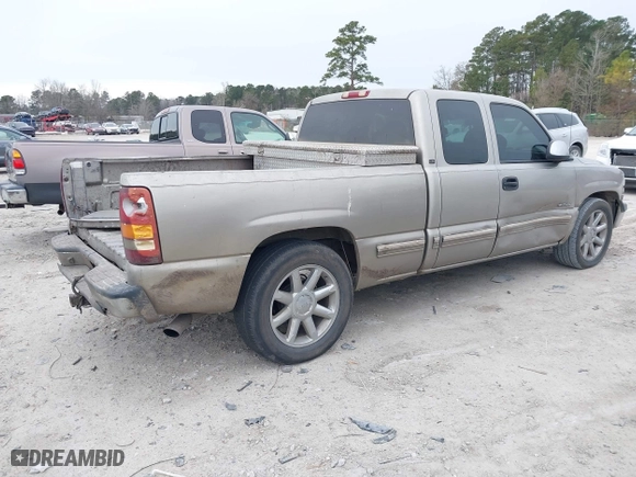 2000 Chevrolet Silverado 1500 LS with VIN 2GCEC19T1Y1250072, listed as a IAAI auction lot 41281039 with 263,179 mi miles. Bid and sale history available at carsss.com. Image 4.