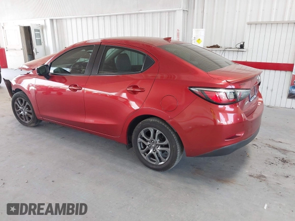 2019 Toyota Yaris L z VIN 3MYDLBYVXKY524593, wystawiony jako IAAI lot #42301508 z przebiegiem 45 596 mil mil oraz . Historia ofert i sprzedaży dostępna na DreamBid. Obrazek 3.