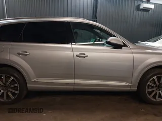 2017 Audi Q7 Premium Plus with VIN WA1LAAF76HD035953, listed as a IAAI auction lot 41816166 with 132,149 mi miles. Bid and sale history available at carsss.com. Image 13.