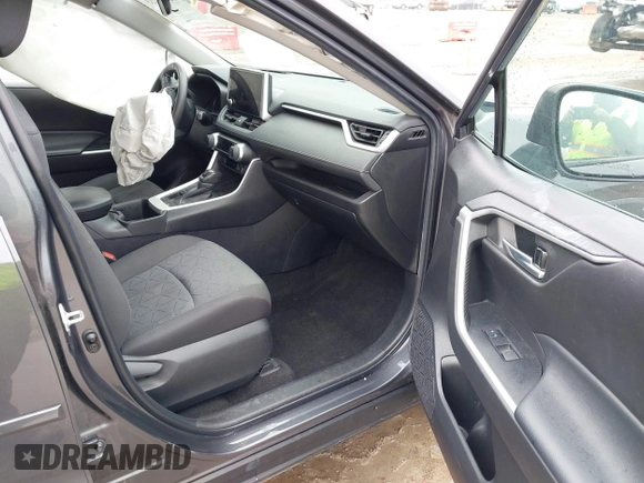 2023 Toyota RAV4 XLE с VIN 2T3P1RFV3PW351459, выставлен на аукционе IAAI как лот 42190233 с пробегом 135 562 миль миль и . История ставок и продаж доступна на DreamBid. Изображение 5.