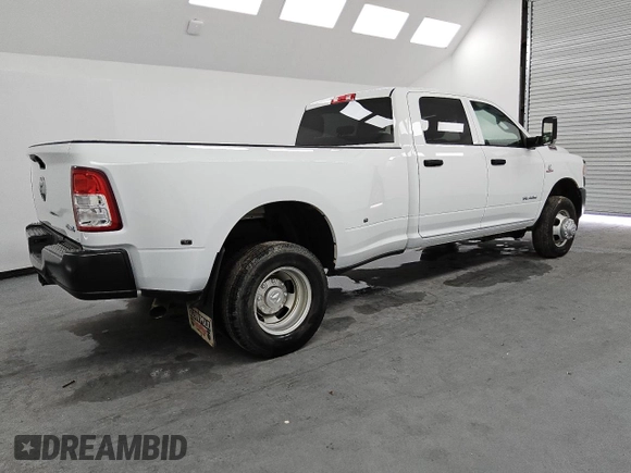 2022 Ram 3500 Tradesman with VIN 3C63RRGL3NG317238, listed as a Copart auction lot 69566814 with 8,558 mi miles and Clean Title. Bid and sale history available at carsss.com. Image 3.