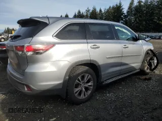 2015 Toyota Highlander LE z VIN 5TDBKRFH7FS140122, wystawiony jako Copart lot #83716114 z przebiegiem 97 877 mil mil oraz Szkoda całkowita • Salvage title. Historia ofert i sprzedaży dostępna na DreamBid. Obrazek 3.