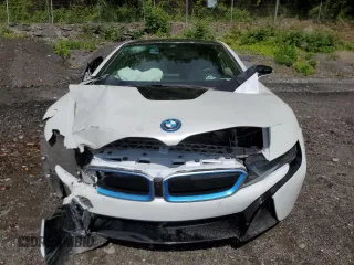 2015 BMW i8 z VIN WBY2Z2C5XFV674460, wystawiony jako Copart lot #55631224 z przebiegiem Nie podano mil oraz Szkoda całkowita • Salvage title. Historia ofert i sprzedaży dostępna na DreamBid. Obrazek 5.