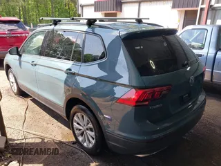 2019 Volkswagen Tiguan S z VIN 3VV0B7AX2KM118969, wystawiony jako IAAI lot #42148251 z przebiegiem 70 888 mil mil oraz . Historia ofert i sprzedaży dostępna na DreamBid. Obrazek 3.